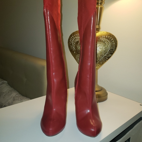 BOOTS - Picture 7 of 8